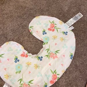 Boppy Cover white with flowers